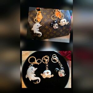 Glam Crystal Handbag & Keychain Set – Dolphin, Carriage & Mouse Charm